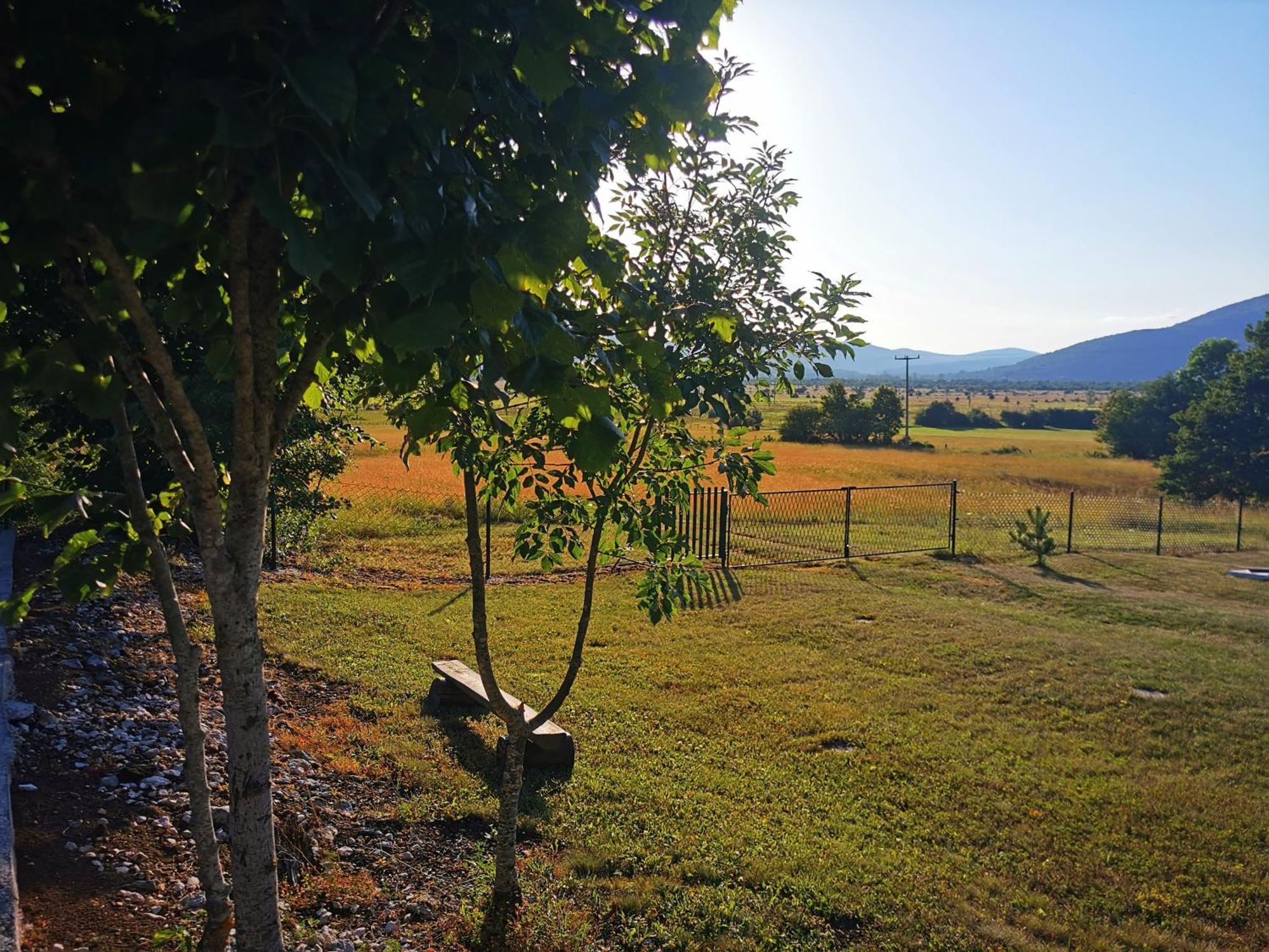 Holiday Home La Sierra Korenica Kültér fotó