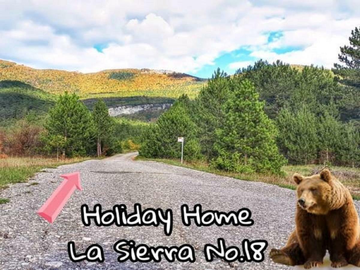 Holiday Home La Sierra Korenica Kültér fotó