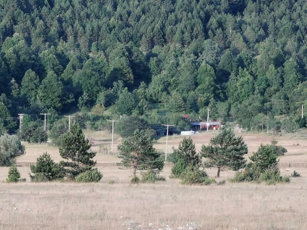 Holiday Home La Sierra Korenica Kültér fotó